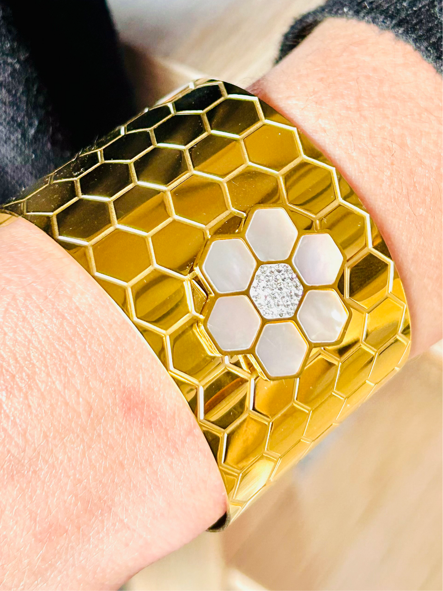 Flower bangle