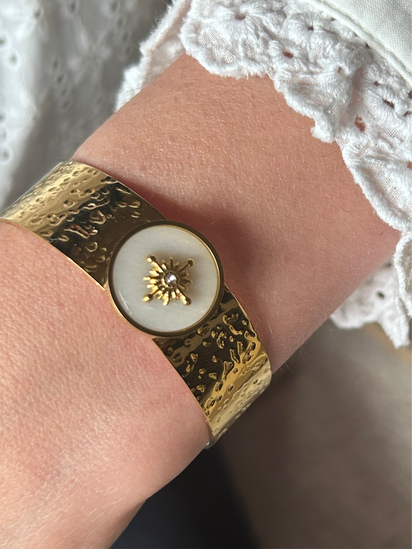 Ama bangle